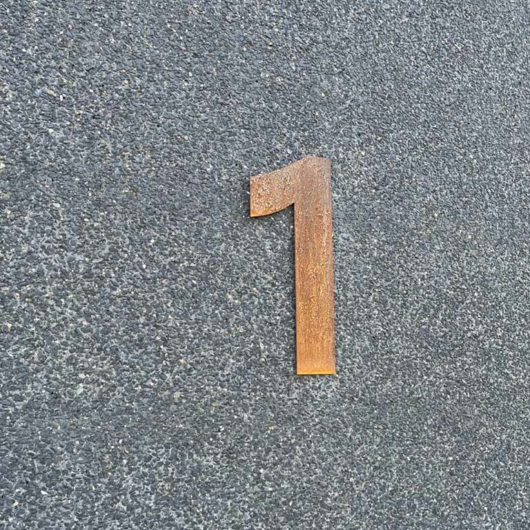 Corten plieno namo numeris 1 - 30 cm