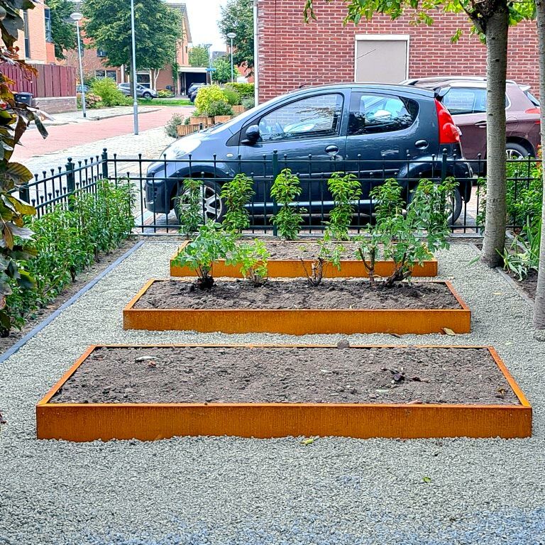 Corten plieno sodo apvadai kampu 22 cm (ilgis 240 cm)