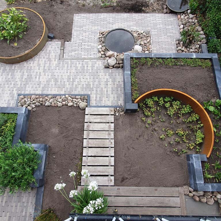 Corten plieno atraminė sienelė išorinis išlinkis 100 x 100 cm (aukštis 40 cm)
