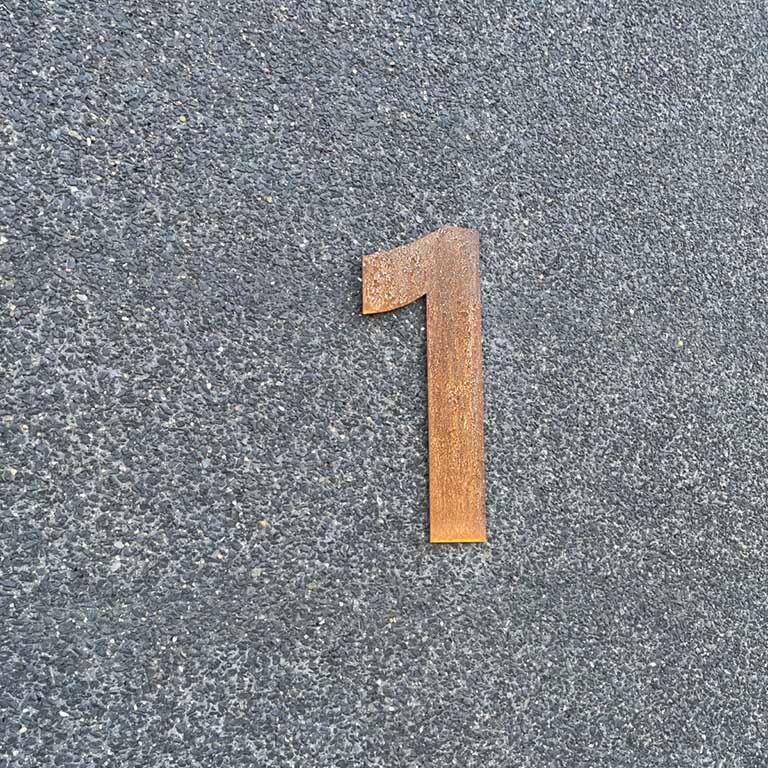 Corten plieno namo numeris 1 - 30 cm