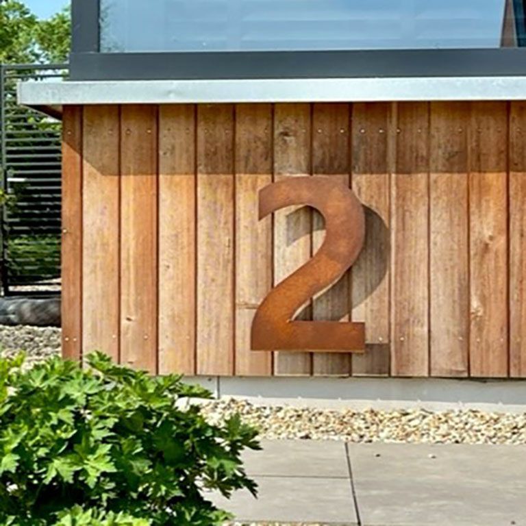Corten plieno namo numeris 2 - 50 cm
