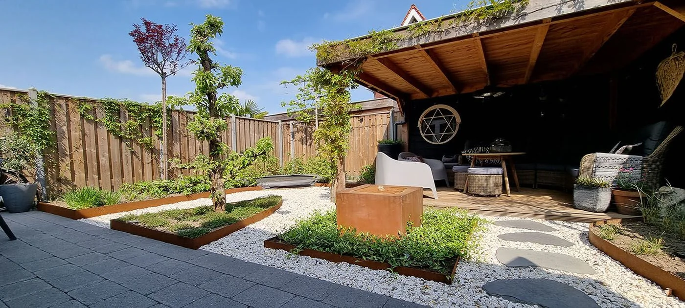 Corten plieno ribų įrengimas sode: visiškas veiksmų planas